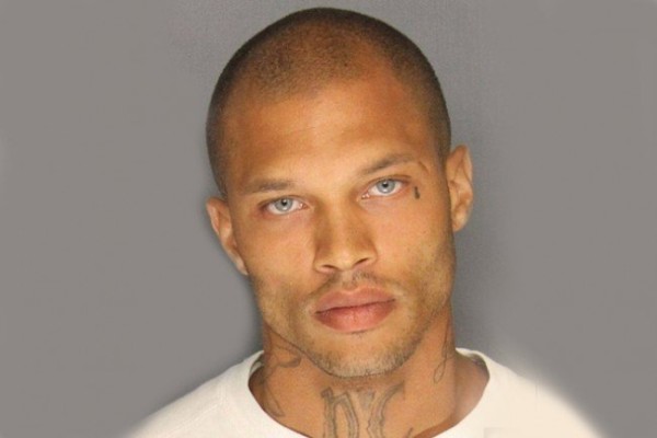 Hot-Mugshot-Gang-member-arrested-stockton-Jeremy-Meeks_2014-06-20_02-03-07-650x434