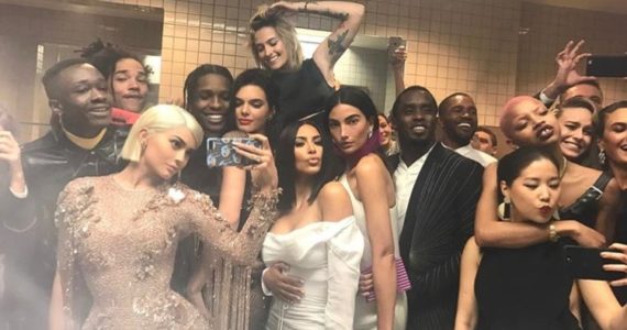 Met Gala Bathroom Pic