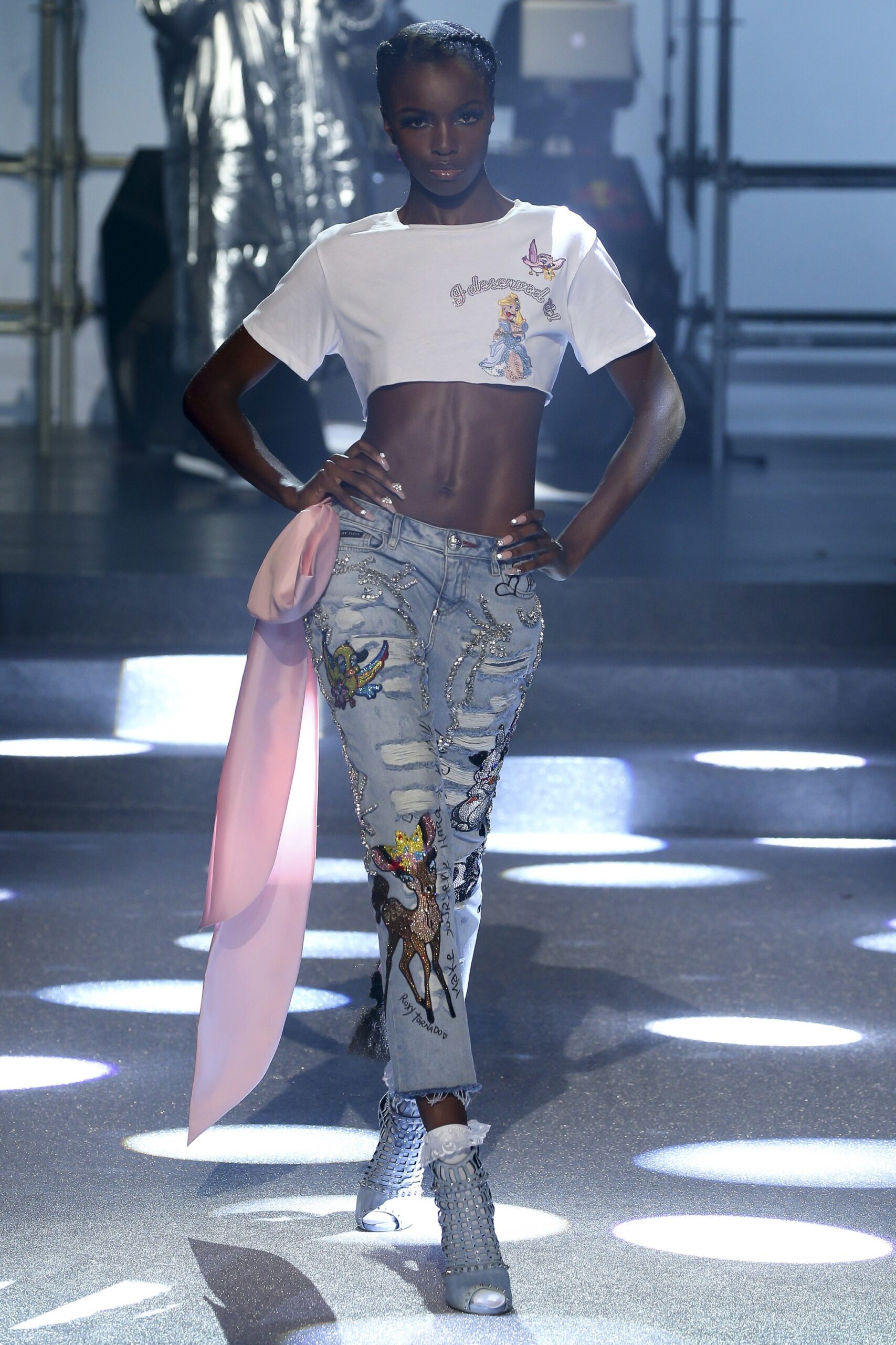 Leomie Anderson Gucci rtw ss18 disney