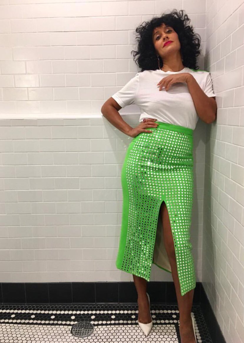 Tracee Ellis Ross before the AMAs. Instagram @traceeellisross