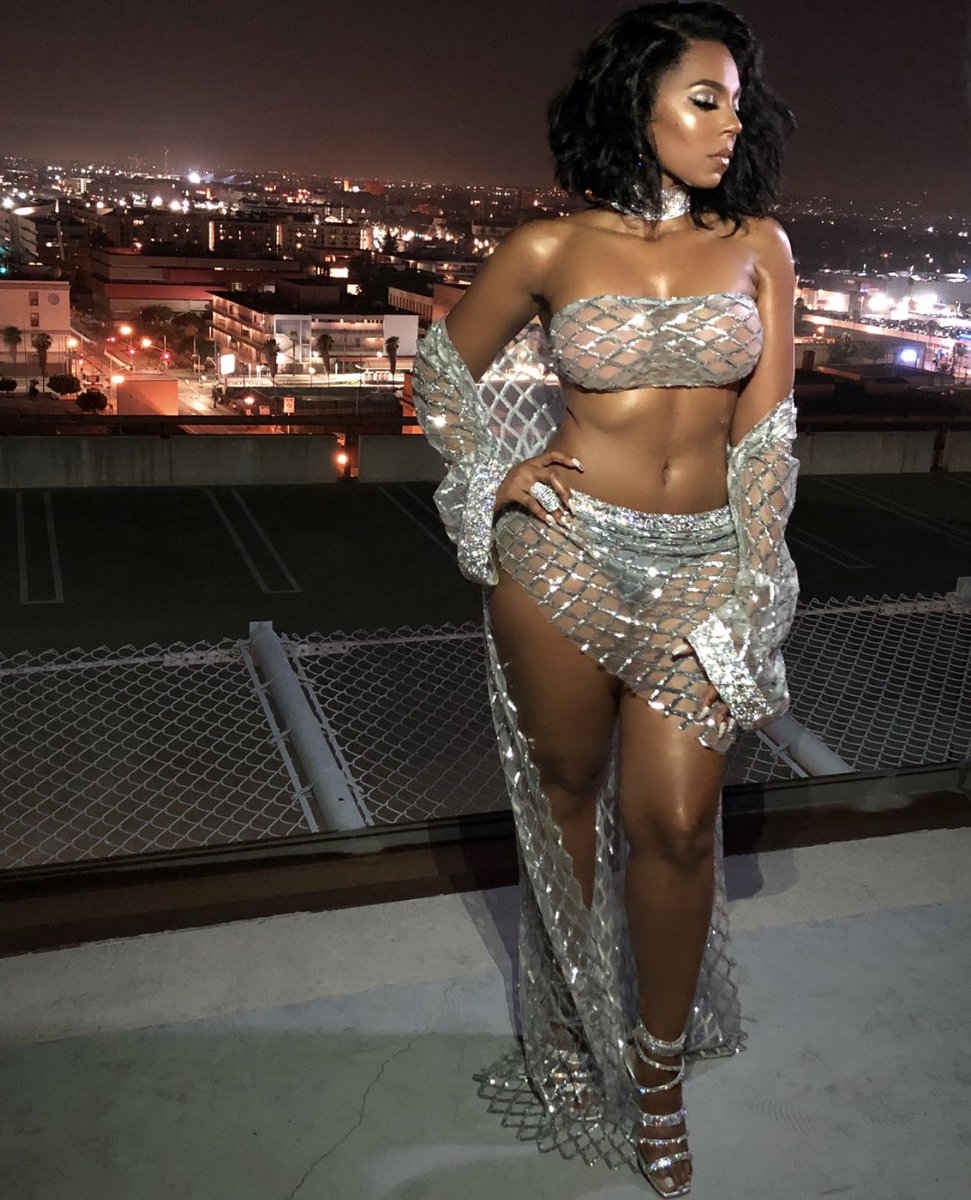 Ashanti werkin' it via Instagram @ashanti