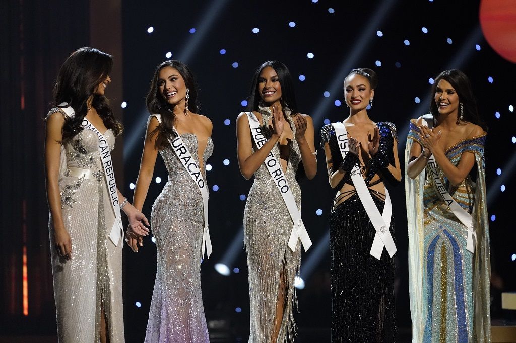 Miss Universe Pageant - MEFeater