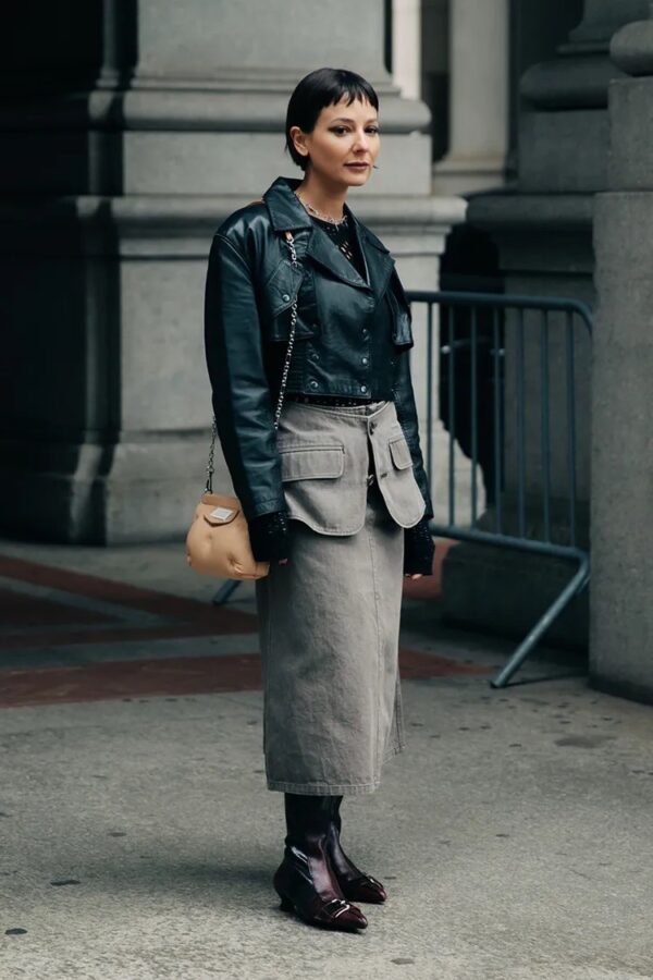 jacket, fashion week street style, printed bag, mini bag, louis vuitton, louis  vuitton bag, fashion week 2016, fashion week, paris fashion week 2016, grey  jacket, blazer, beanie, pink beanie, streetstyle, fall outfits - Wheretoget