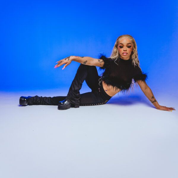 Honey Bxby Signs to Rebirth / ART@WAR / Atlantic Records, Drops Her New