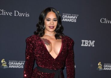 Faith Evans arrives at the Pre-GRAMMY Gala and GRAMMY Salute to Industry Icons