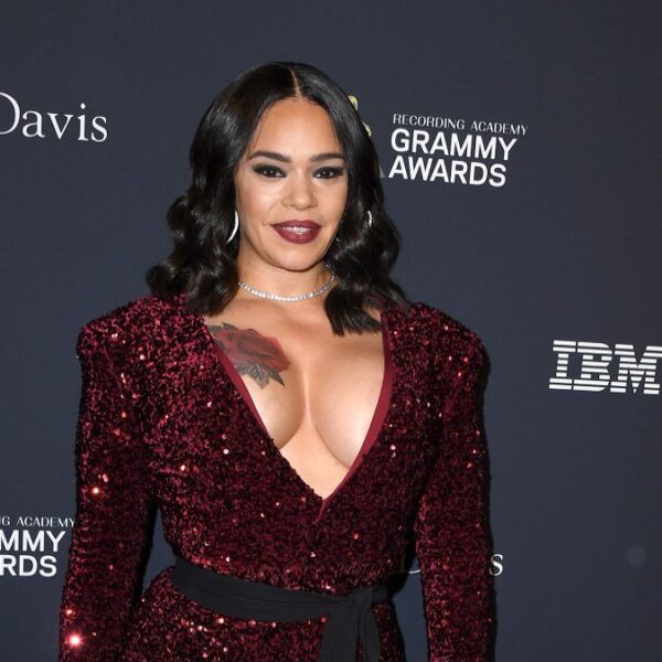 Faith Evans arrives at the Pre-GRAMMY Gala and GRAMMY Salute to Industry Icons